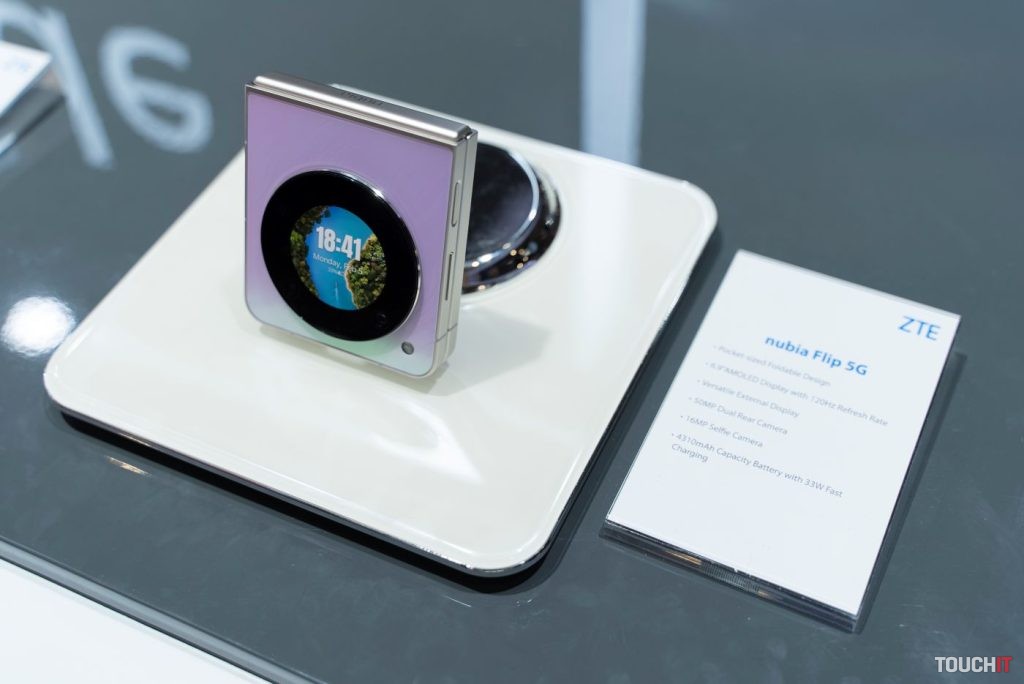 ZTE Nubia Flip 5G
