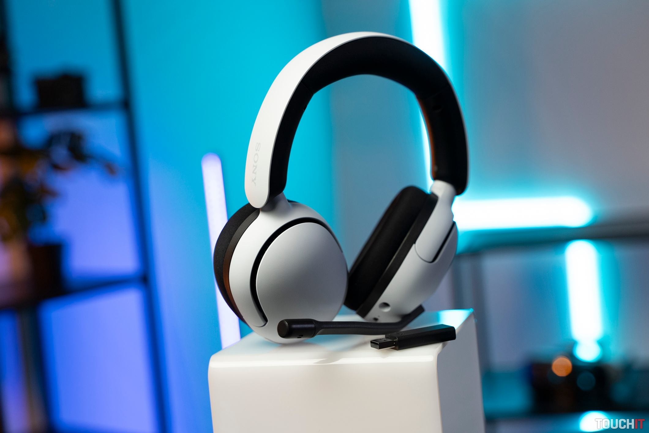 Sony InZone H5 WH-G500: Pre hráčov, na uši a bez zbytočných efektov (RECENZIA)