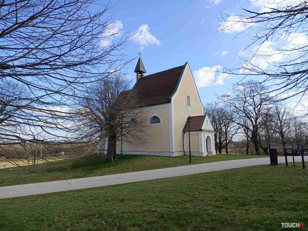 Infinix HOT 40 Pro: Fotografie vytvorené hlavným fotoaparátom