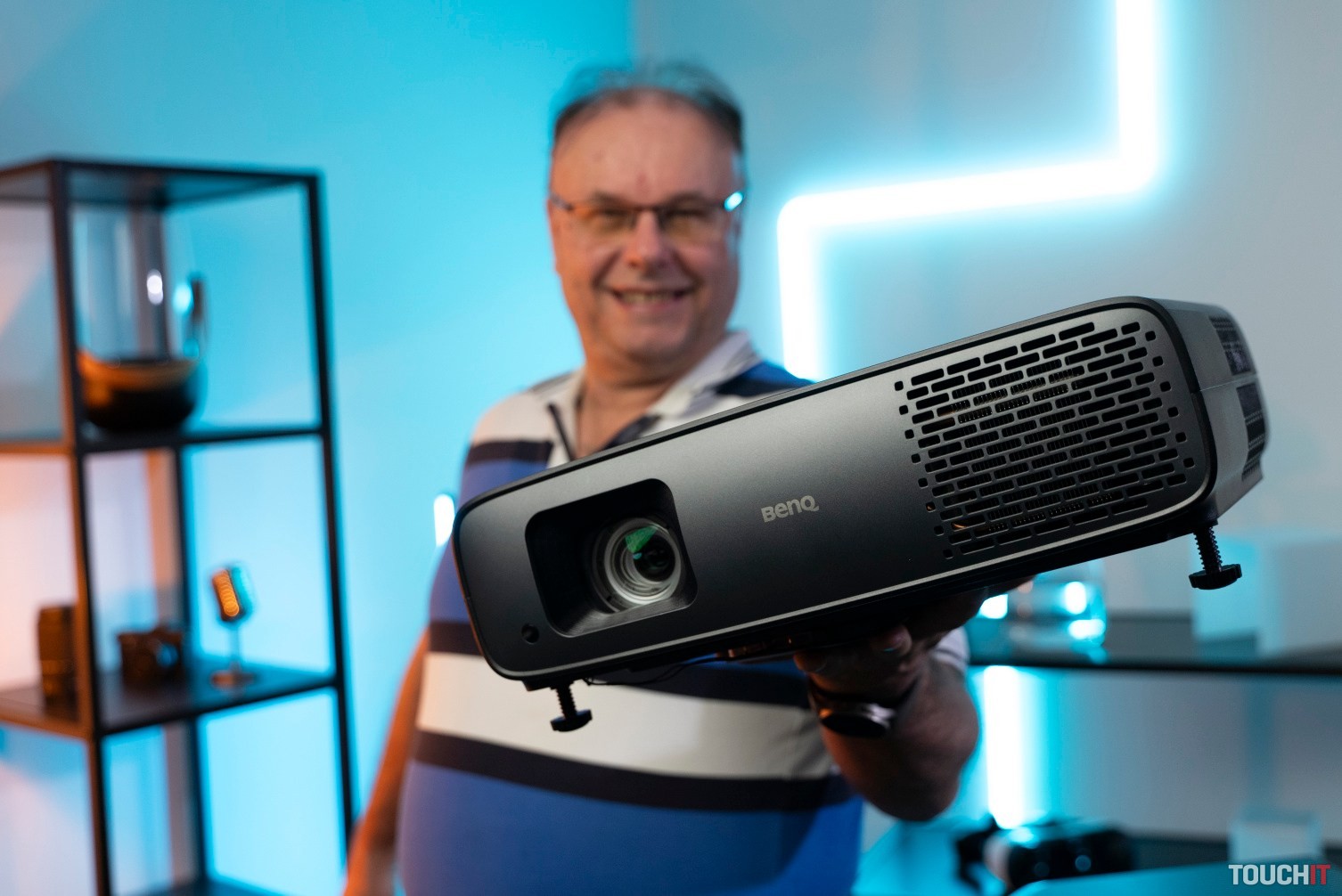 Projektor BenQ W4000i: kompletná zábava aj s Android TV