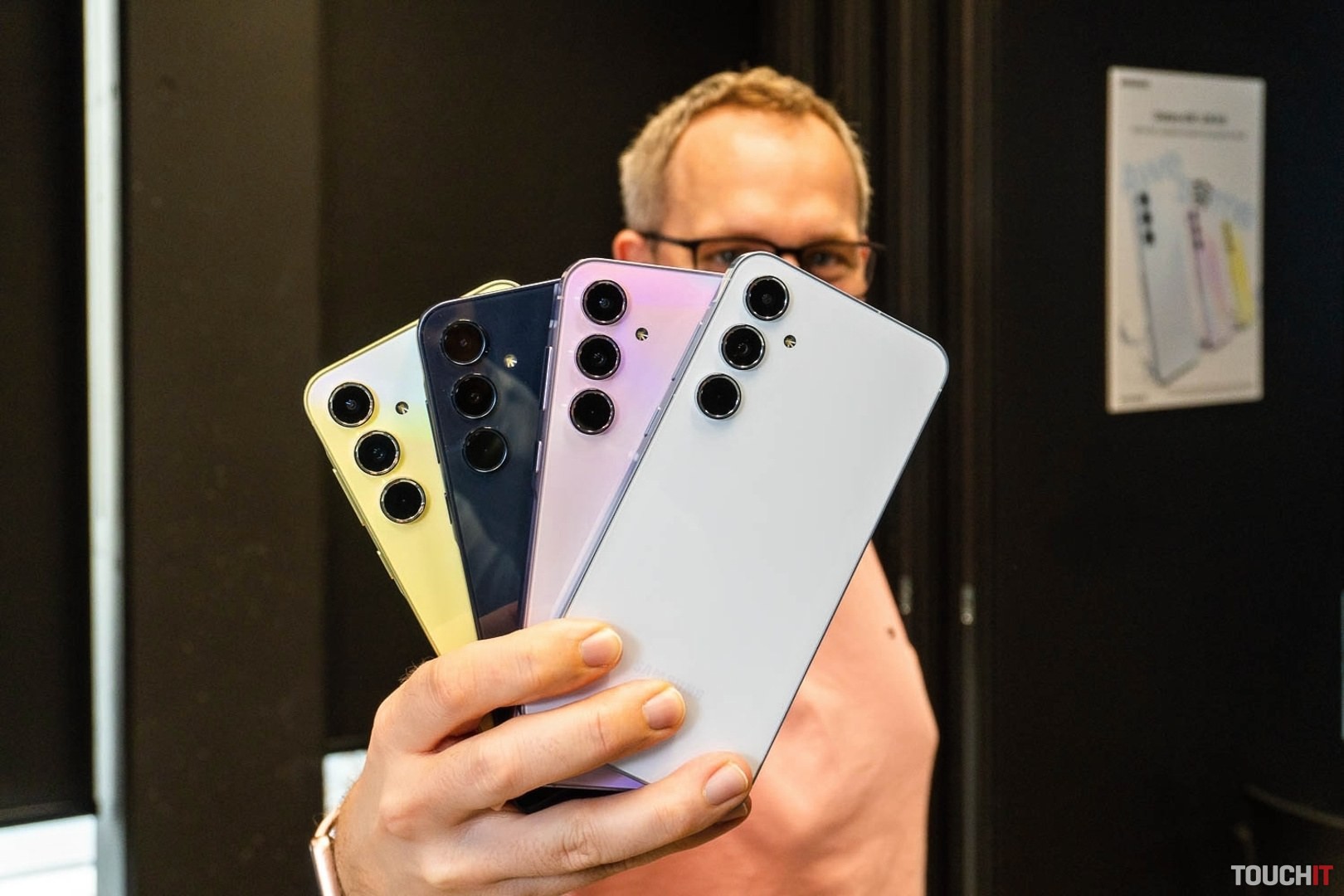 Samsung uvádza novú hviezdu predaja telefónov: Galaxy A55 a A35. Poznáme ceny a darčeky