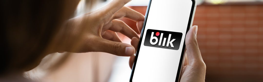 BLIK logo na smartfone