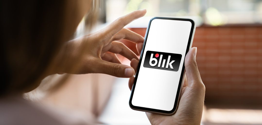 BLIK logo na smartfone
