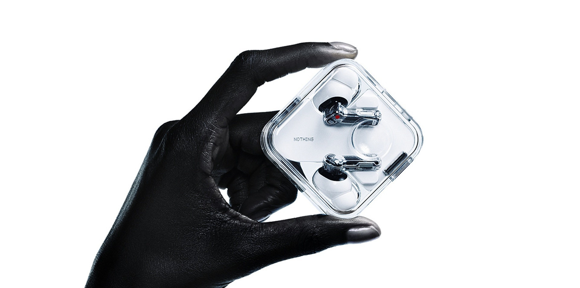 Nothing má nové bezdrôtové slúchadlá aj s podporou ChatGPT