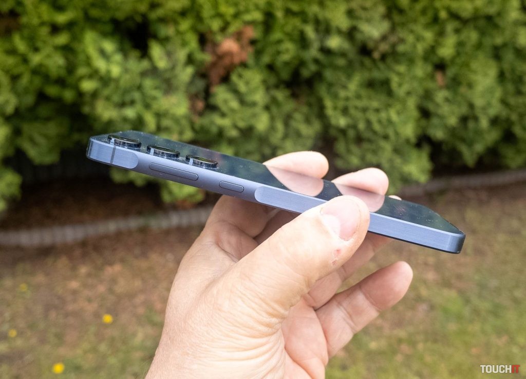 Kovové rámčeky na Galaxy A55 