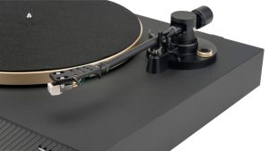 Prehrajte si LP platne na JBL Spinner BT Gold