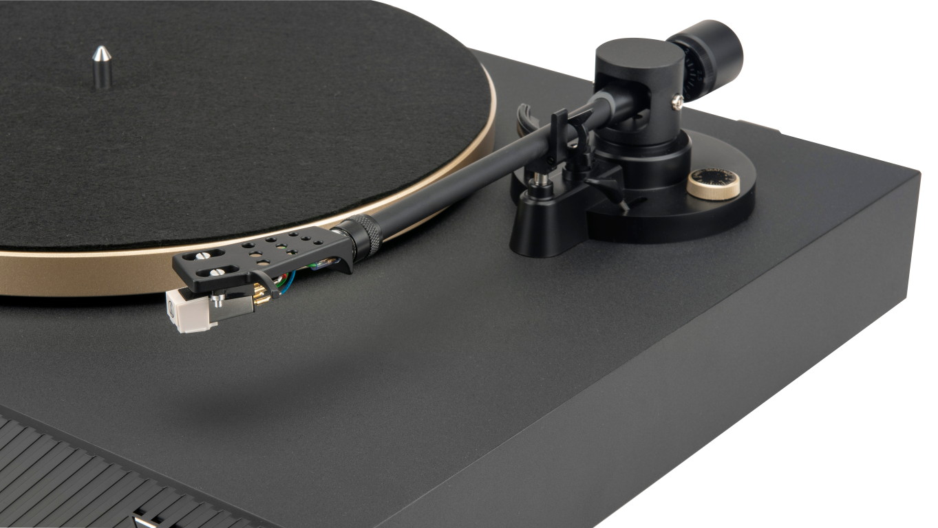 Prehrajte si LP platne na JBL Spinner BT Gold