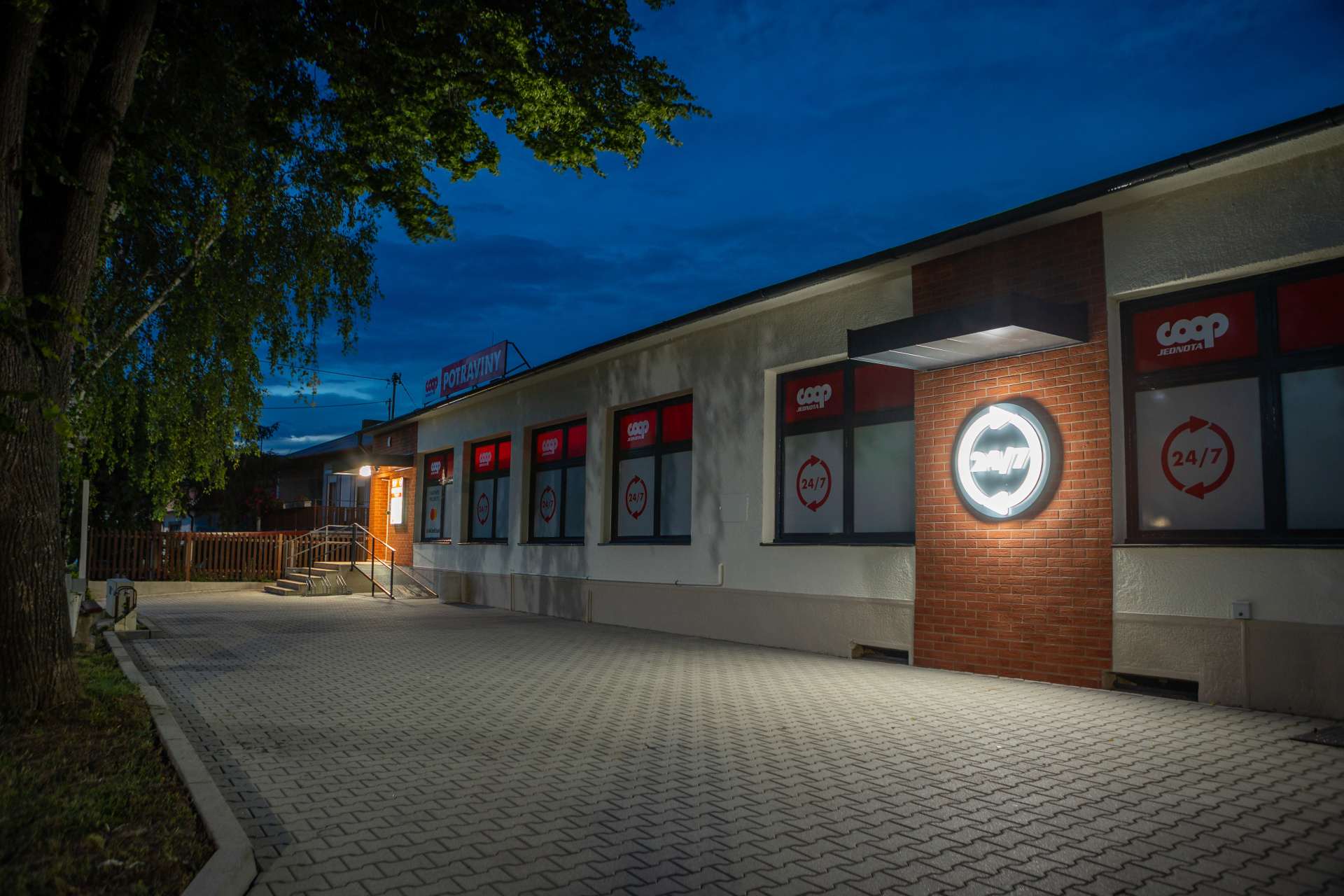 COOP Jednota otvára automatizovanú predajňu. Pozor bude dávať umelá inteligencia