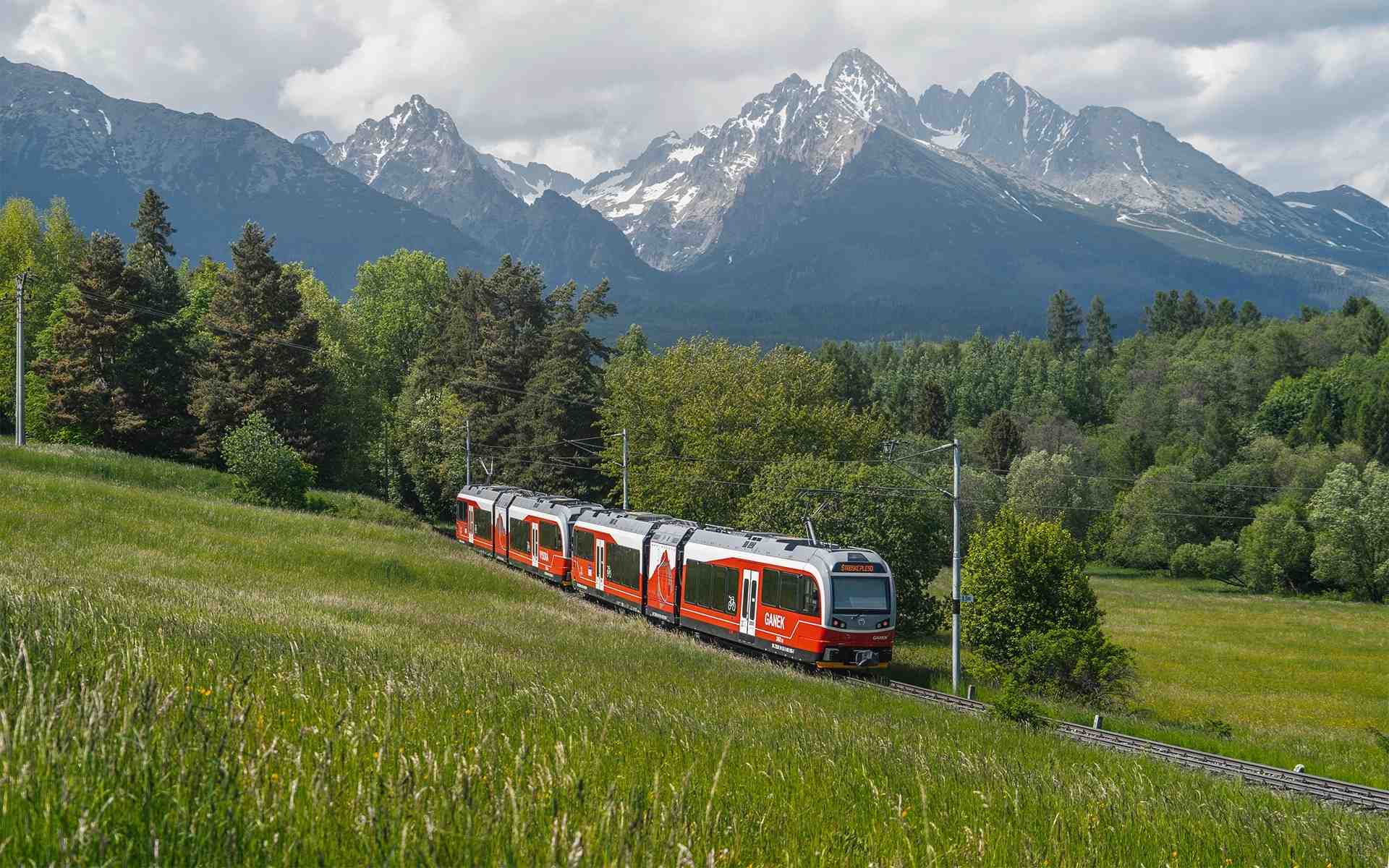 Zmena vo Fotkách Google, dôvod prečo meškajú vlaky, nelojálni používatelia Pixel telefónov a ďalšie novinky týždňa