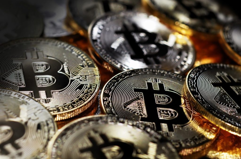 Bitcoin je vôbec prvá kryptomena na trhu.