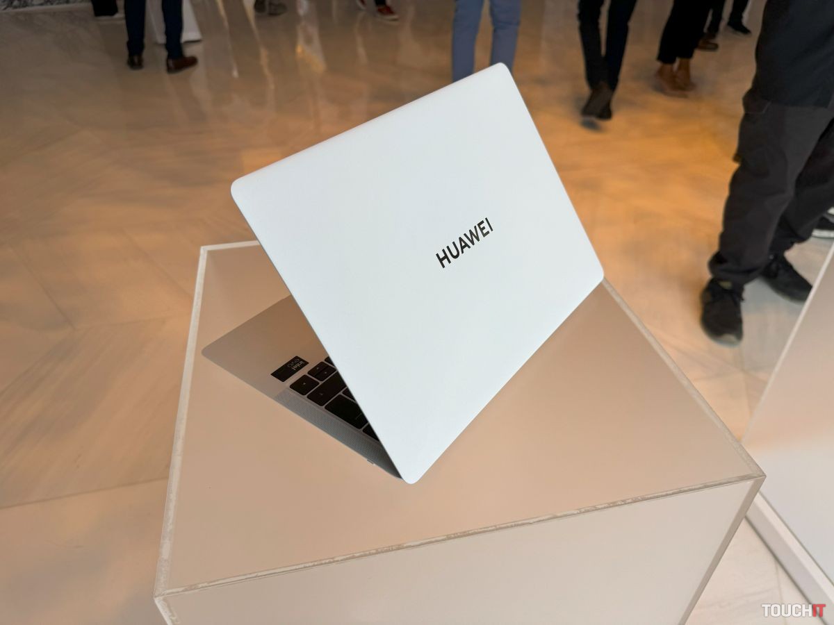 Huawei vyrobil bezkonkurenčný notebook s OLED displejom a tablet s aplikáciou na kreslenie
