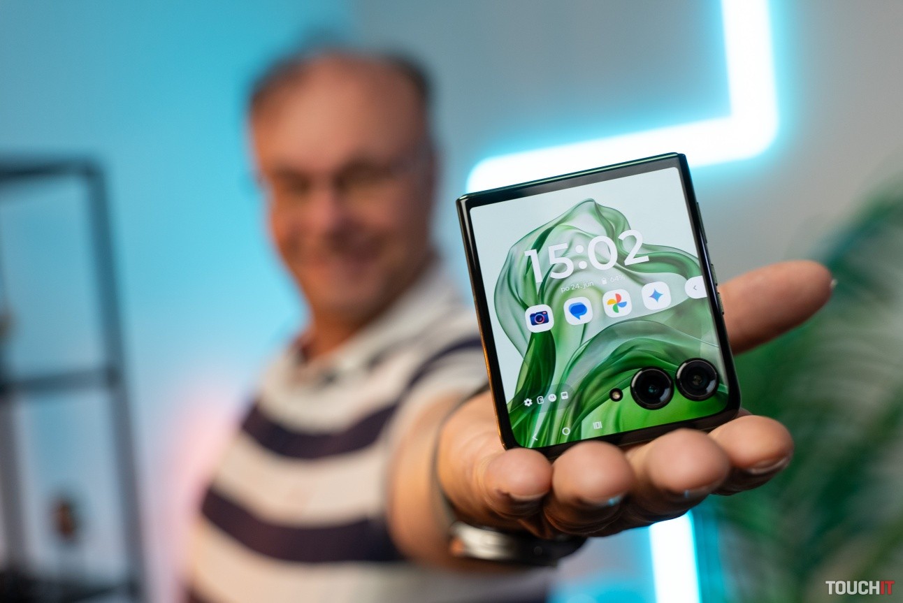 Skladačky Motorola Razr 50 Ultra a Razr 50 prichádzajú s podporou Gemini