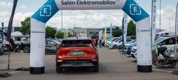 Salón elektromobilov