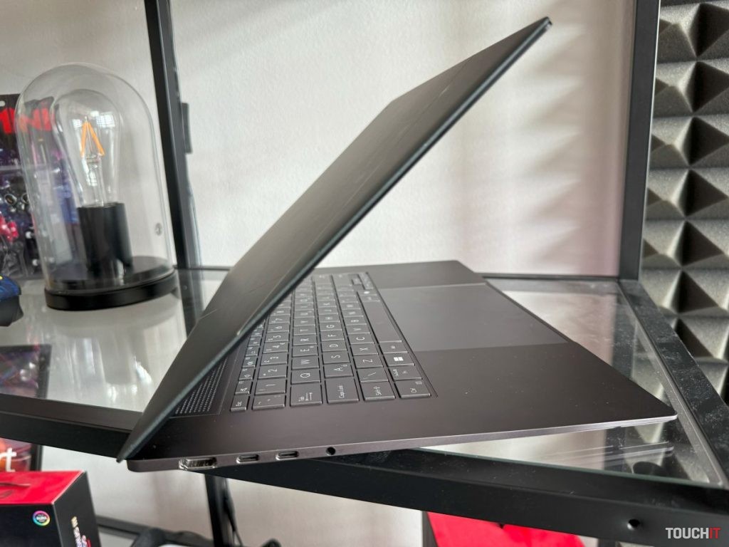 ASUS Zenbook S 16