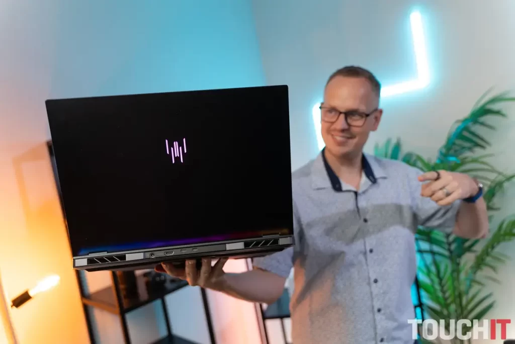 Acer Predator Helios 18 (PH18-72)