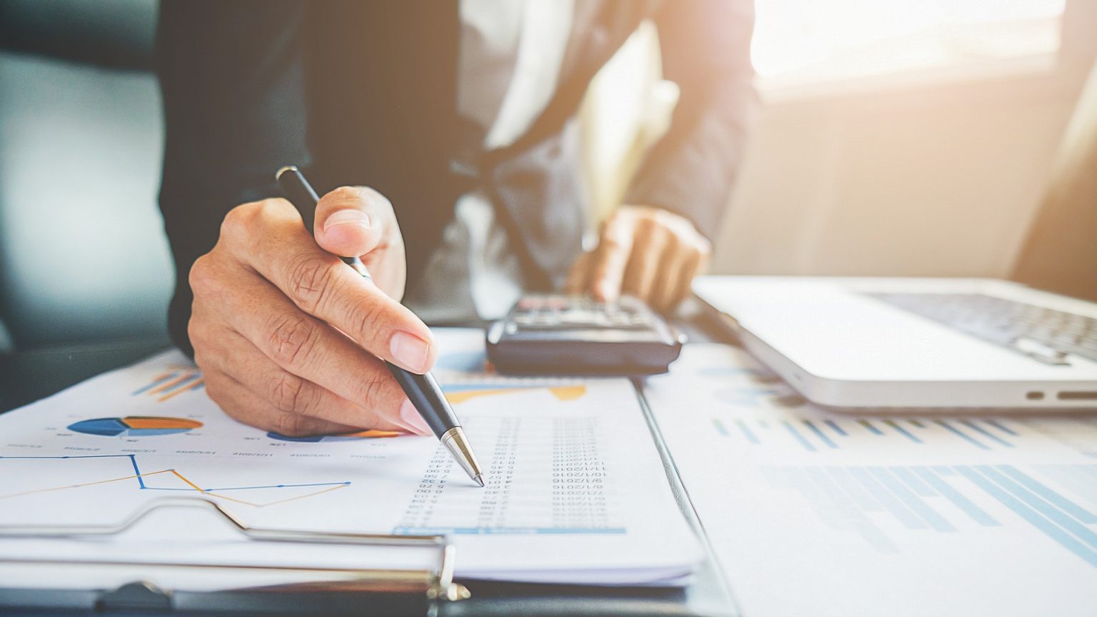 Prenechajte mzdy a personalistiku expertom