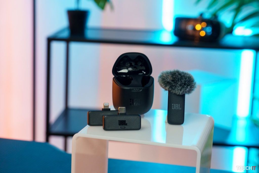 JBL Quantum Stream Wireless