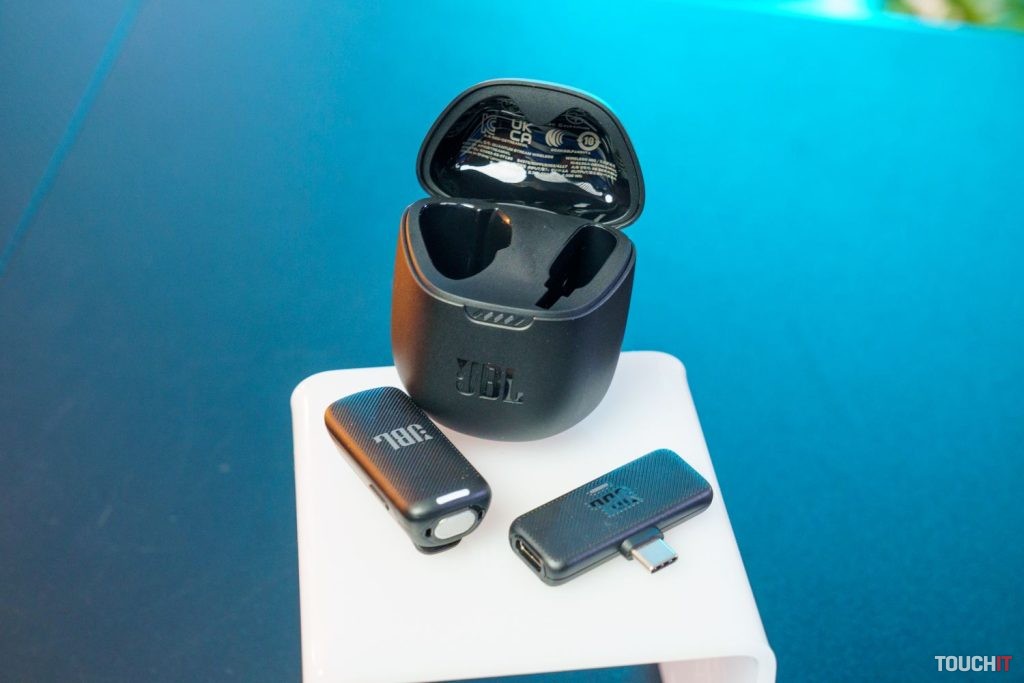 JBL Quantum Stream Wireless