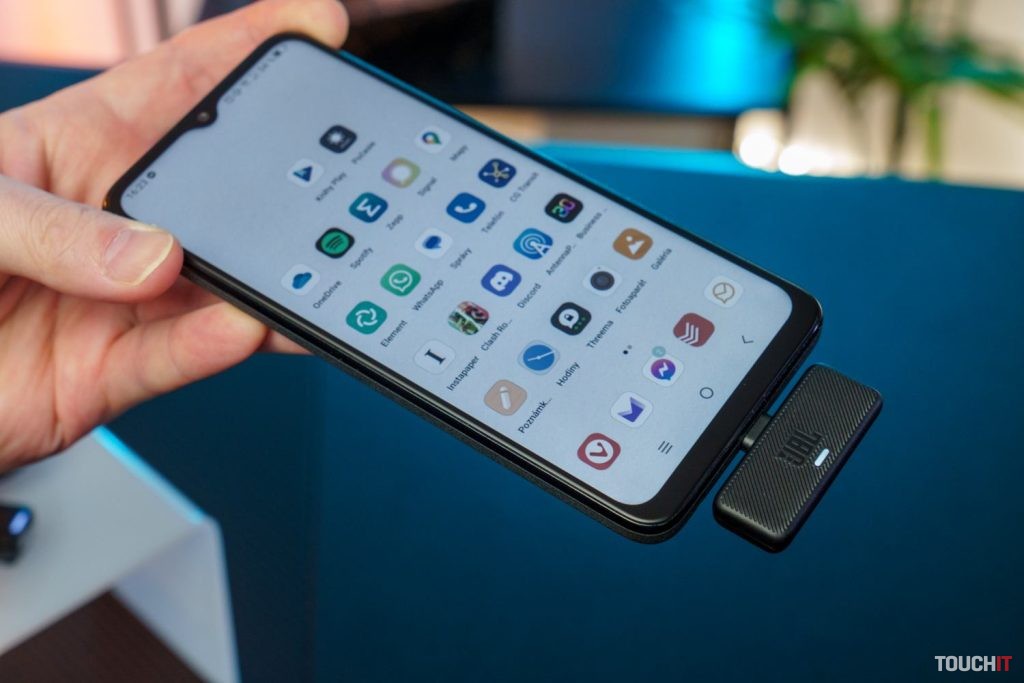 JBL Quantum Stream Wireless