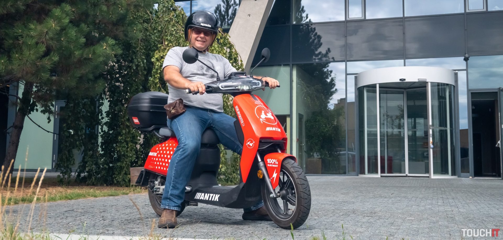 VerejnySkuter.sk: Zdieľané elektrické skútre cez mobilnú aplikáciu