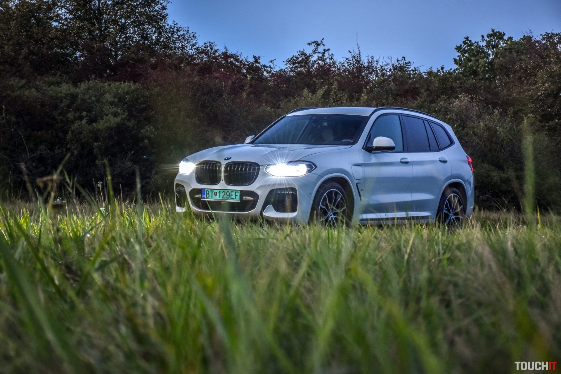 BMW X3 30e M-Sport: Zlatá (plug-in hybridná) stredná cesta