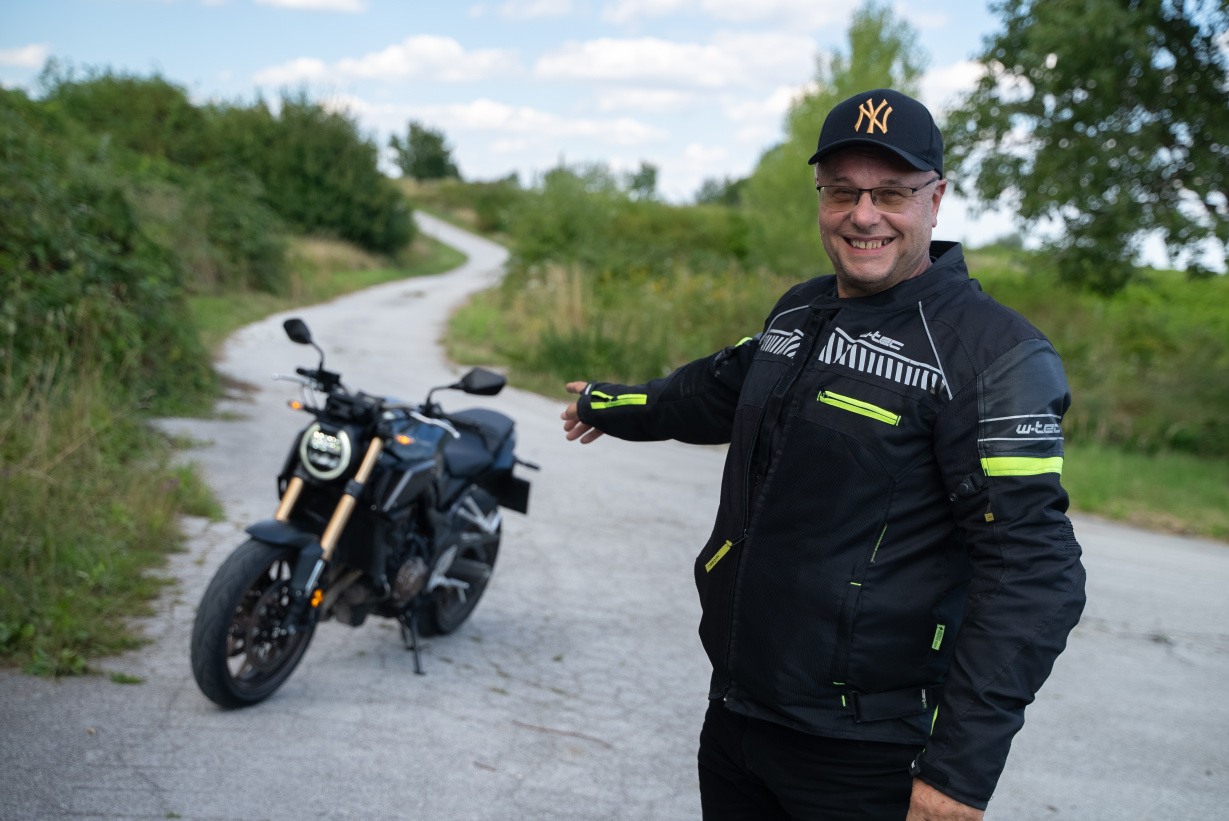 Honda CB650R: extra zábavná motorka (VIDEO)