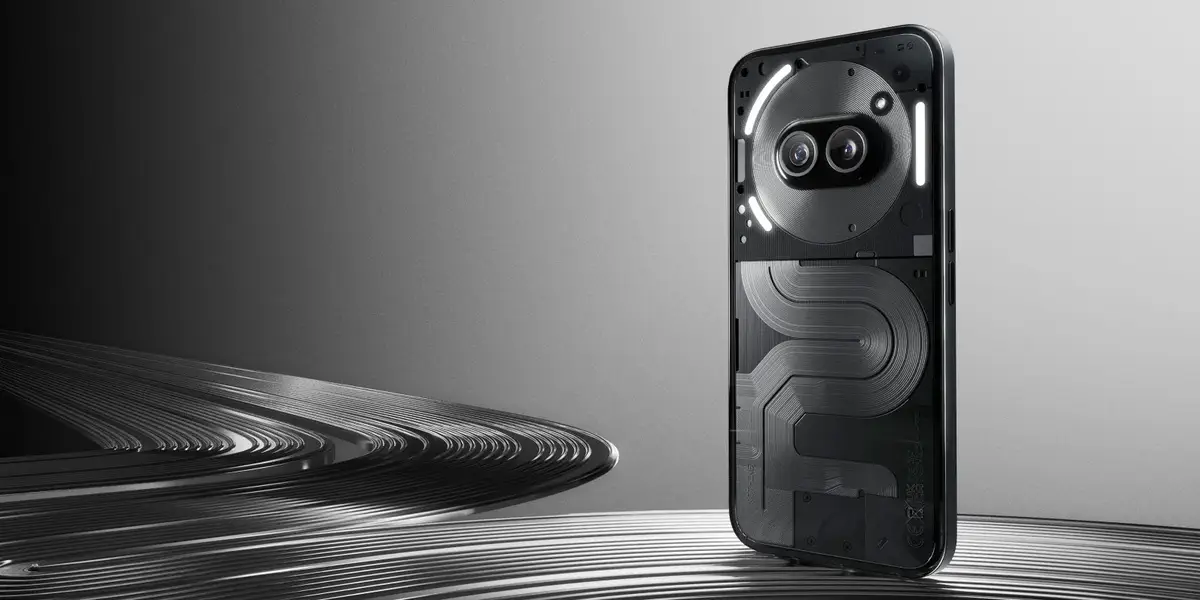 Nothing Phone (2a) Plus oficiálne: Rovnaká veľkosť, výkonnejší procesor