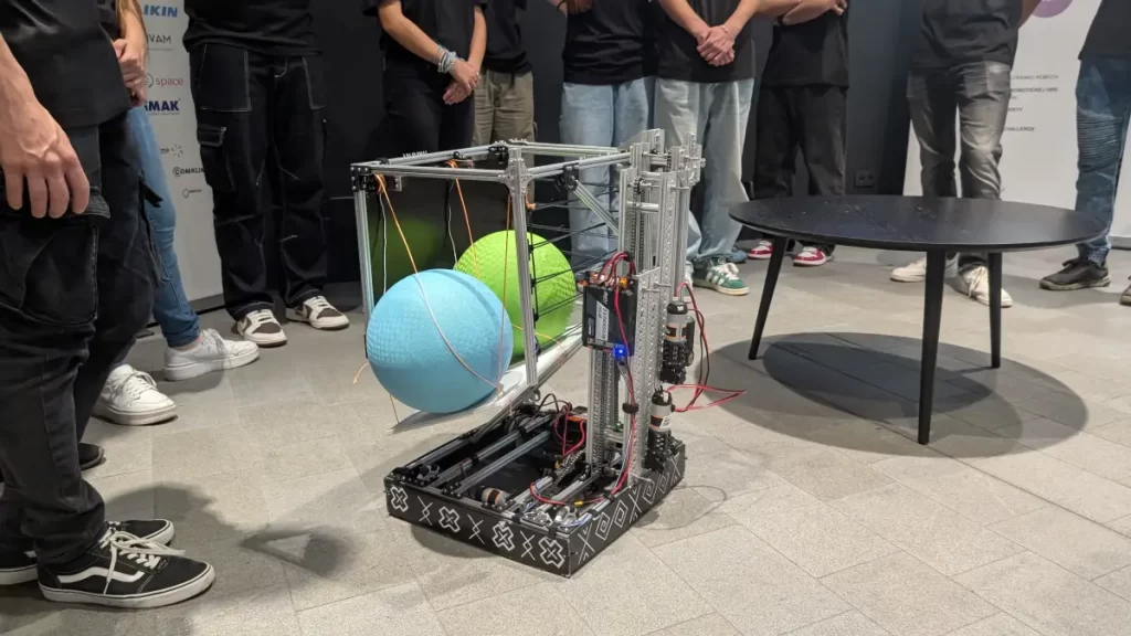 Robot slovenskej reprezentácie na FIRST Global Challege v Aténach