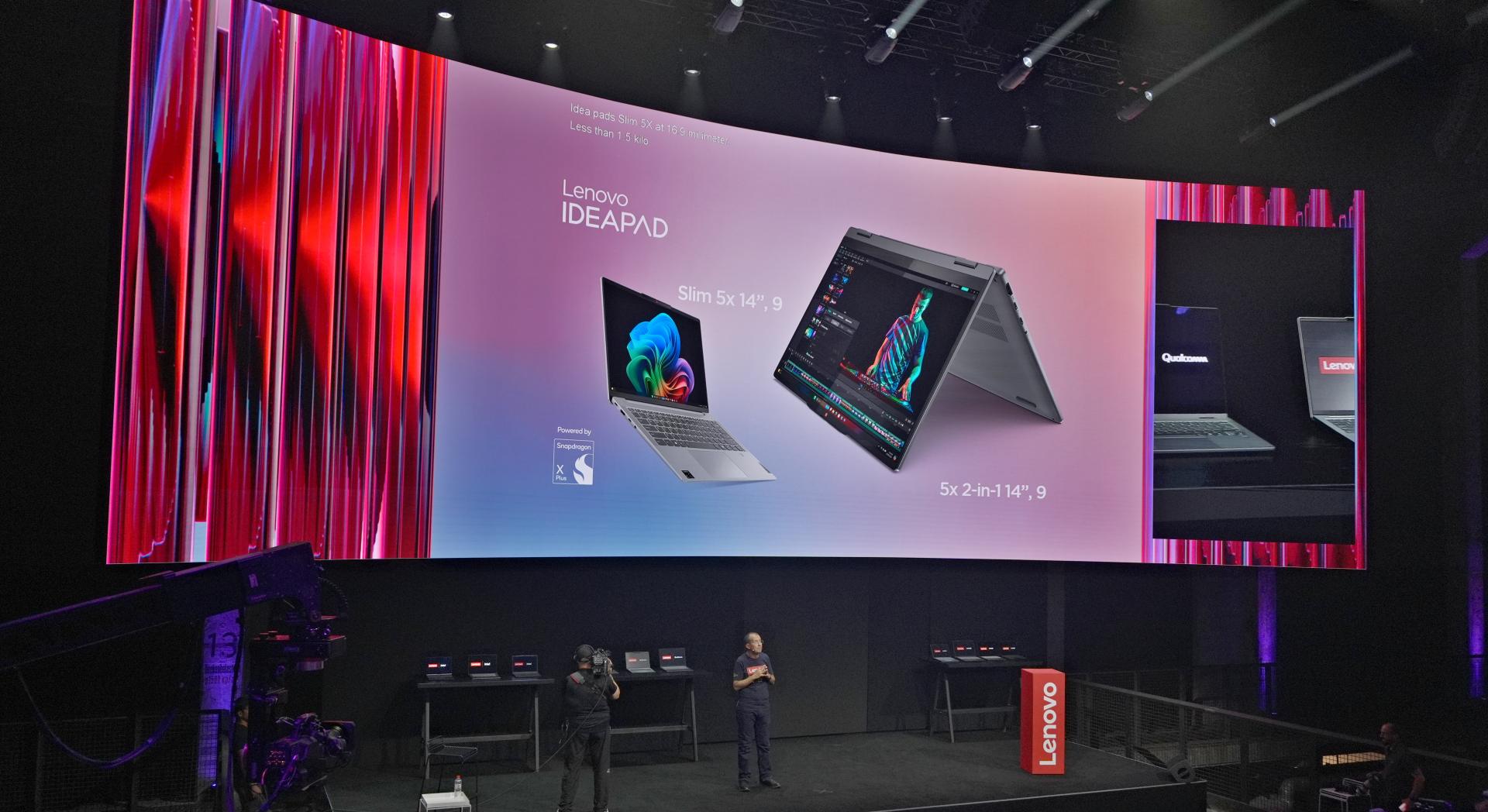 Lenovo má notebooky poháňané umelou inteligenciou. Jeden z nich sa za vami aj otočí