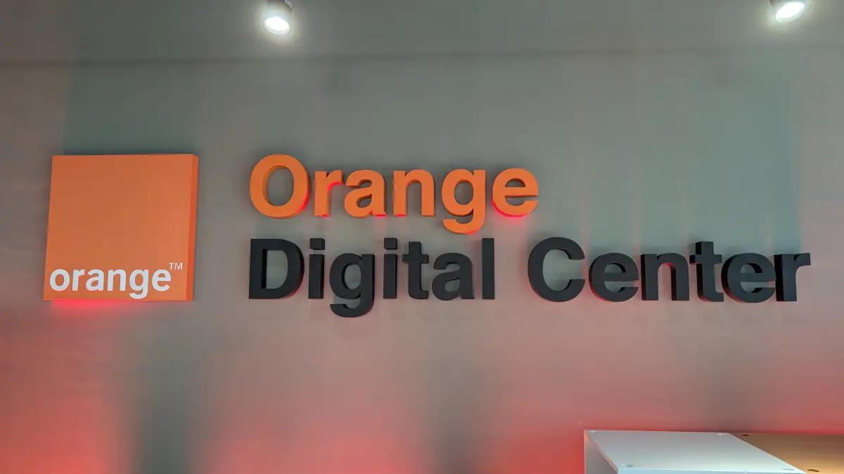 Orange Digital Center zabezpečuje bezplatné digitálne vzdelávanie, boli sme pri jeho otvorení