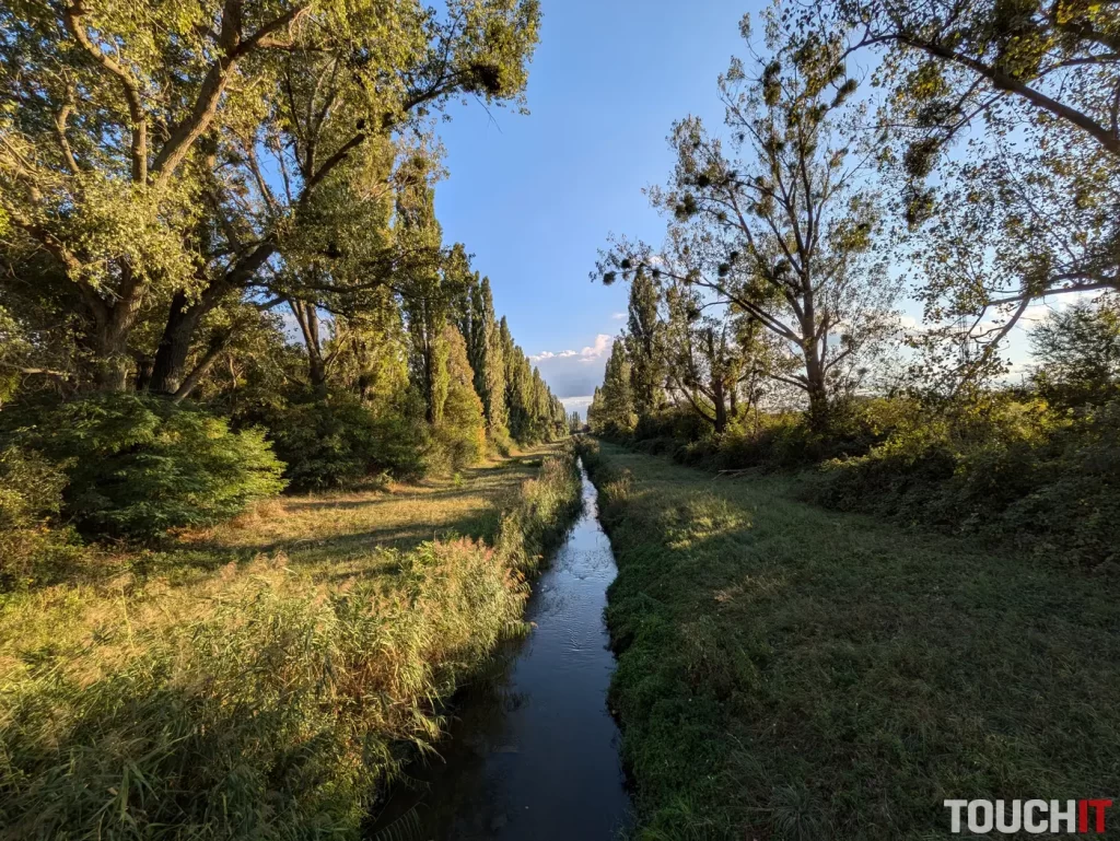 Google Pixel 8a denné fotografie