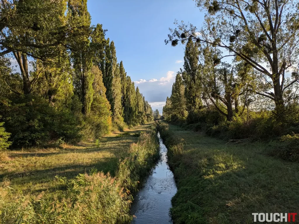 Google Pixel 8a denné fotografie