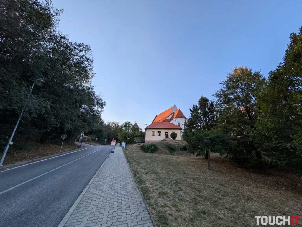 Google Pixel 8a denné fotografie