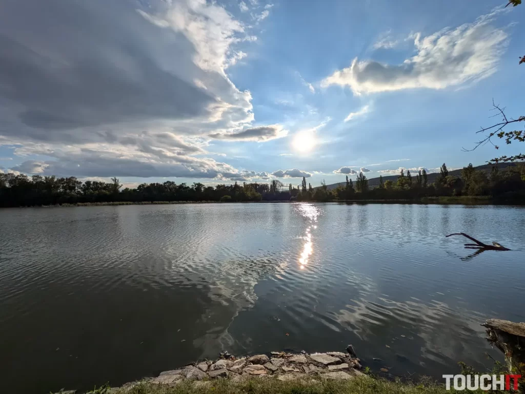 Google Pixel 8a denné fotografie