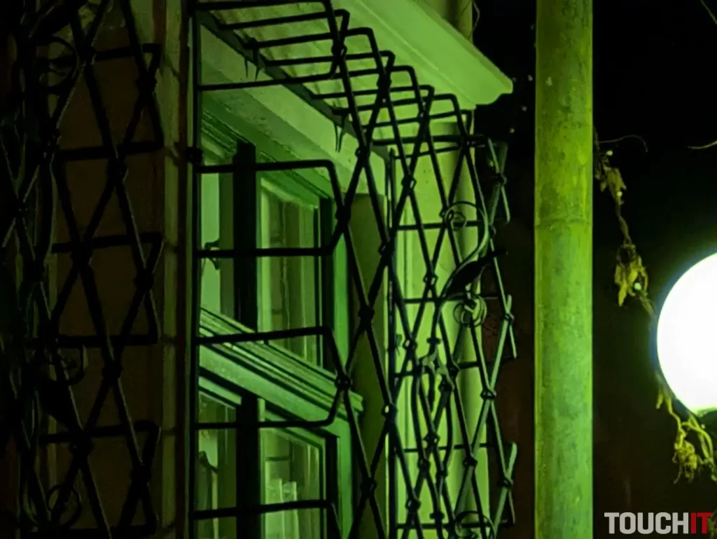 Google Pixel 8a nočné fotografie