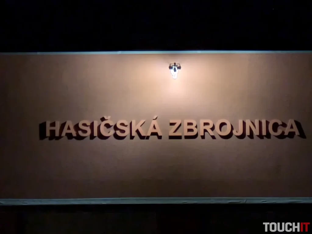 Google Pixel 8a nočné fotografie