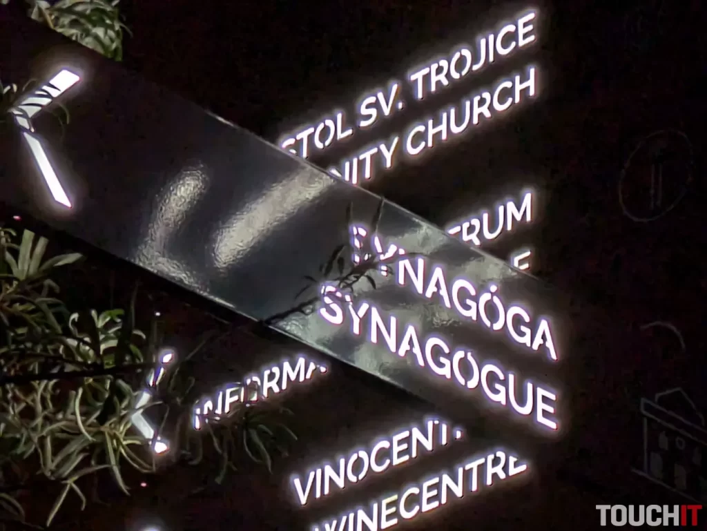 Google Pixel 8a nočné fotografie