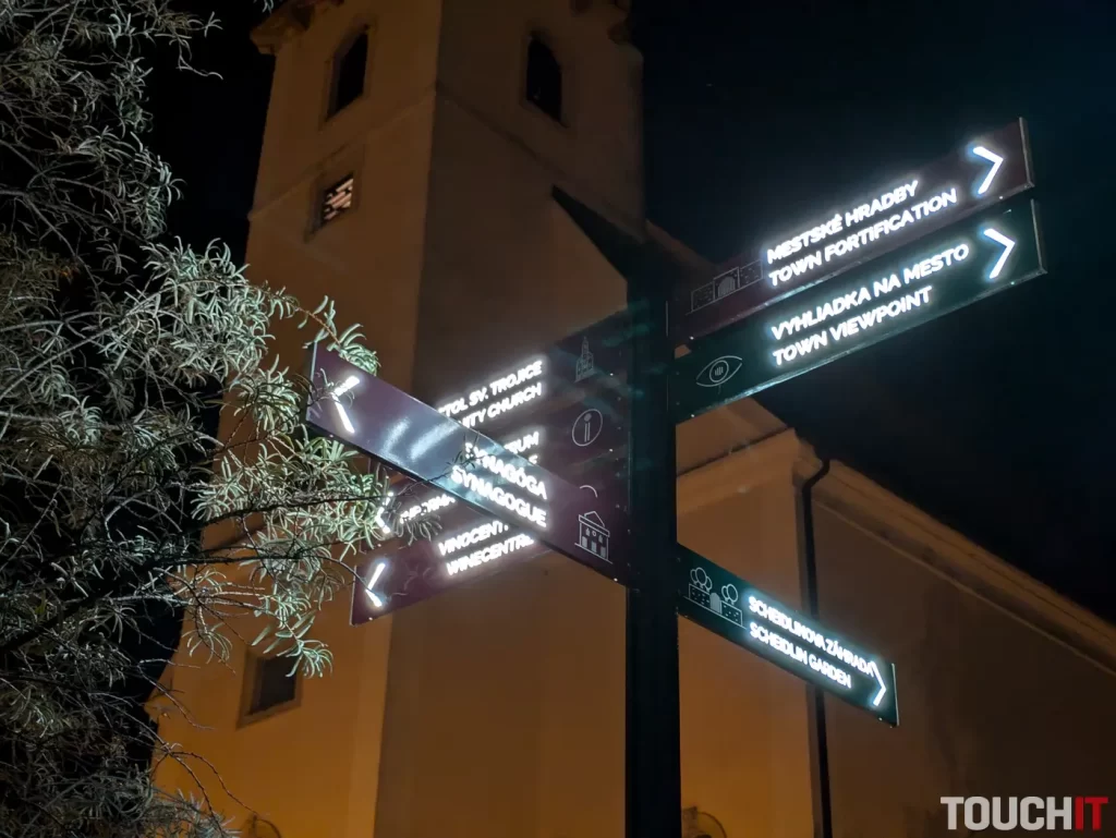 Google Pixel 8a nočné fotografie