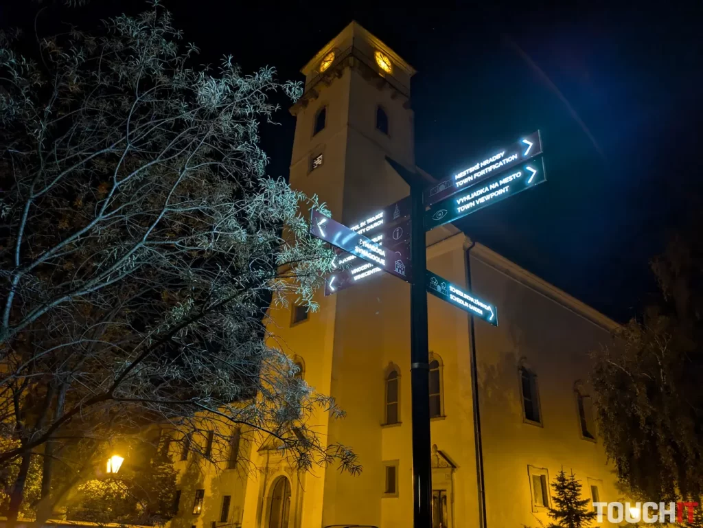 Google Pixel 8a nočné fotografie