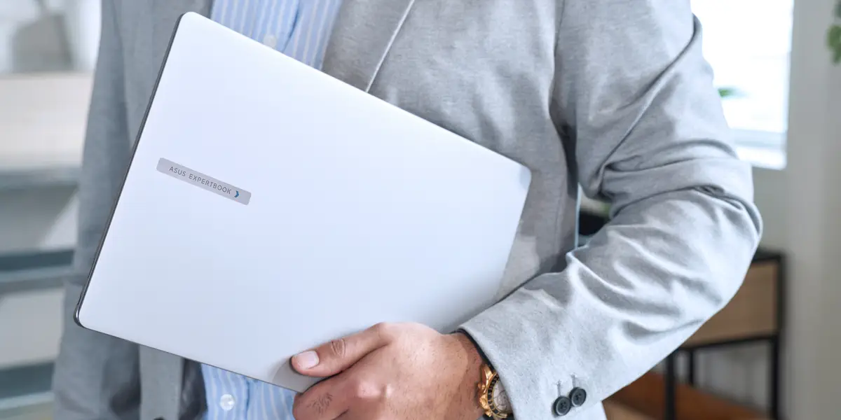 ASUS ExpertBook P5 prináša nové procesory od Intelu a extra slot na úložisko