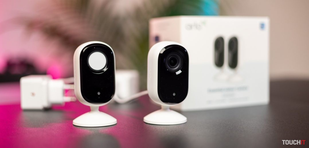 Arlo Essential Indoore Camera