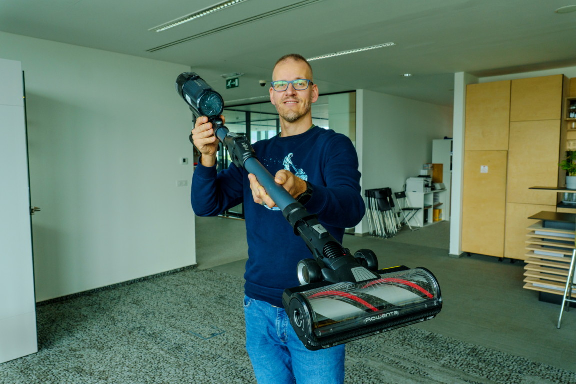 Rowenta X-Force Flex: unikátny tyčový vysávač s umývaním (RECENZIA)
