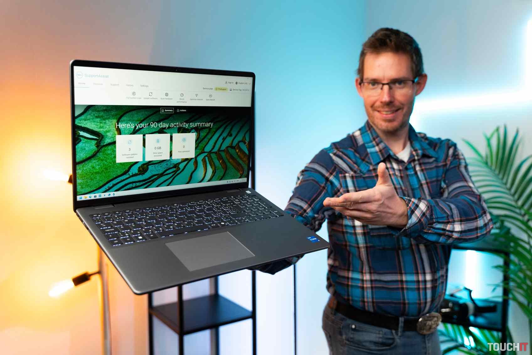 Dell Vostro 16 5640: Cenový tip na kancelársky notebook (RECENZIA)