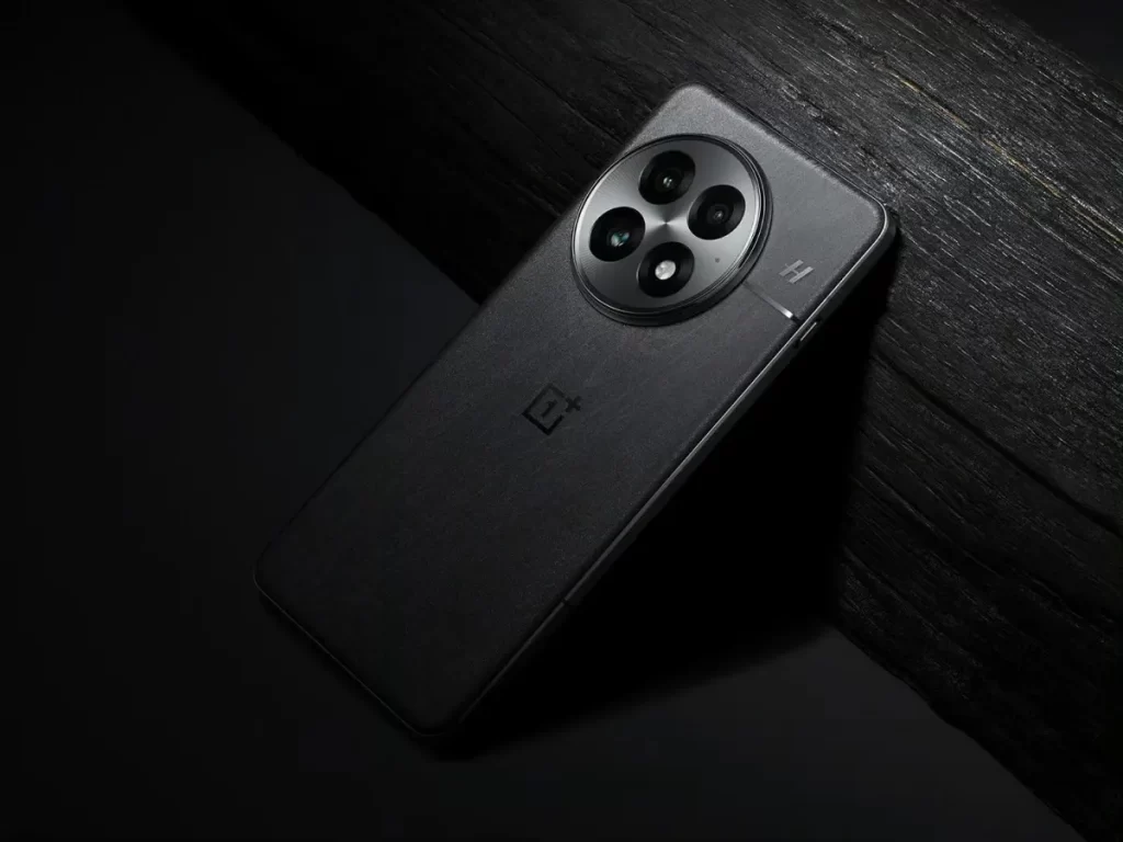 OnePlus 13 odhalil oficiálny dizajn: Krajší, ale zmeny sú minimálne