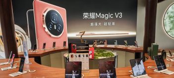 HONOR Magic V3