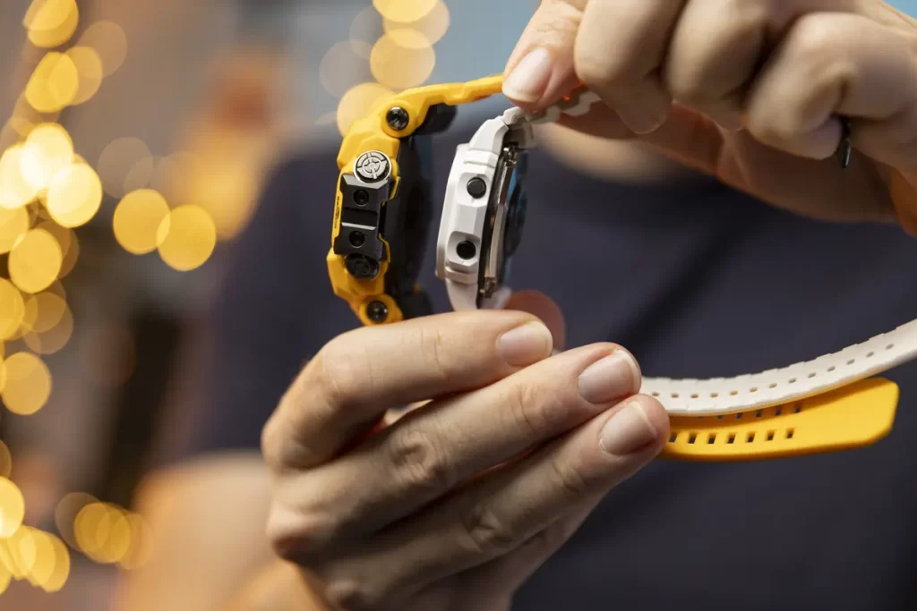 CASIO G-SHOCK GPR-H1000 (žlté) a DW-H5600 (biele)