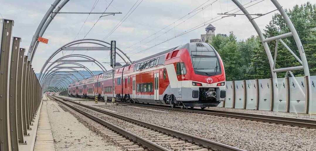 Okrem hlavného ťahu medzi Bratislavou, Žilinou a Košicami ZSSK rozširuje priame spojenia aj v ďalších regiónoch Slovenska