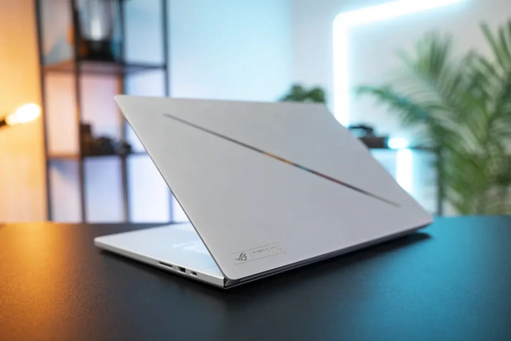 ROG Zephyrus G16 (GA605) s GeForce RTX 4070