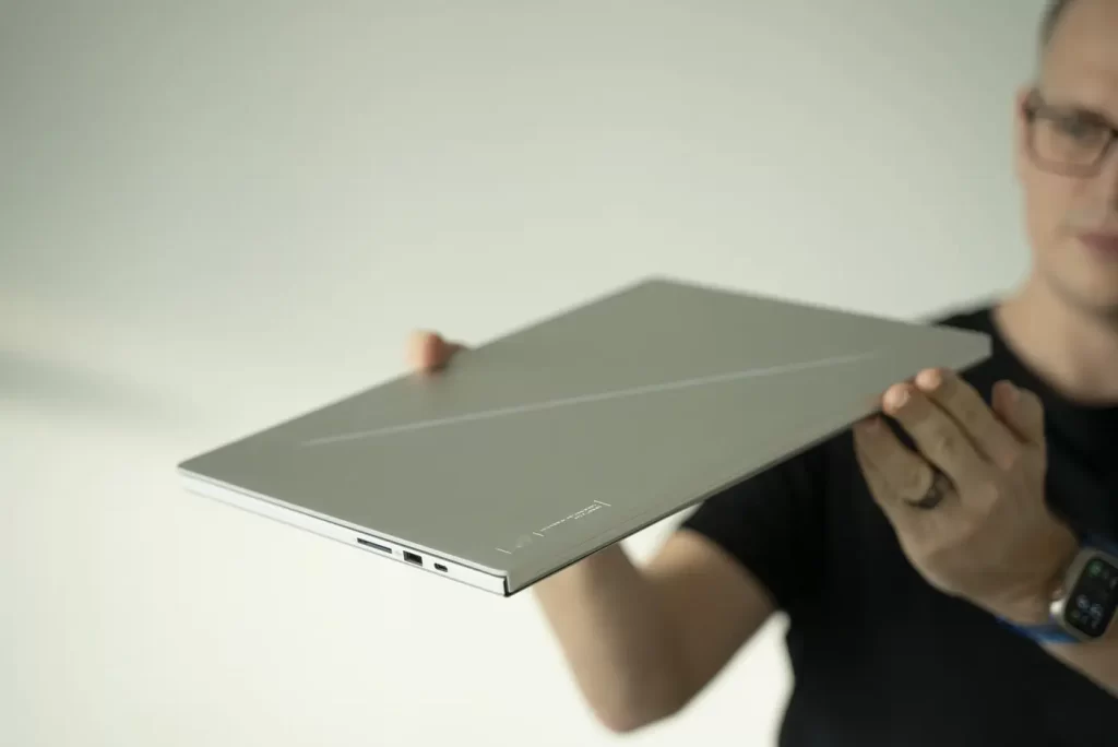 ROG Zephyrus G16 (GA605) s GeForce RTX 4070