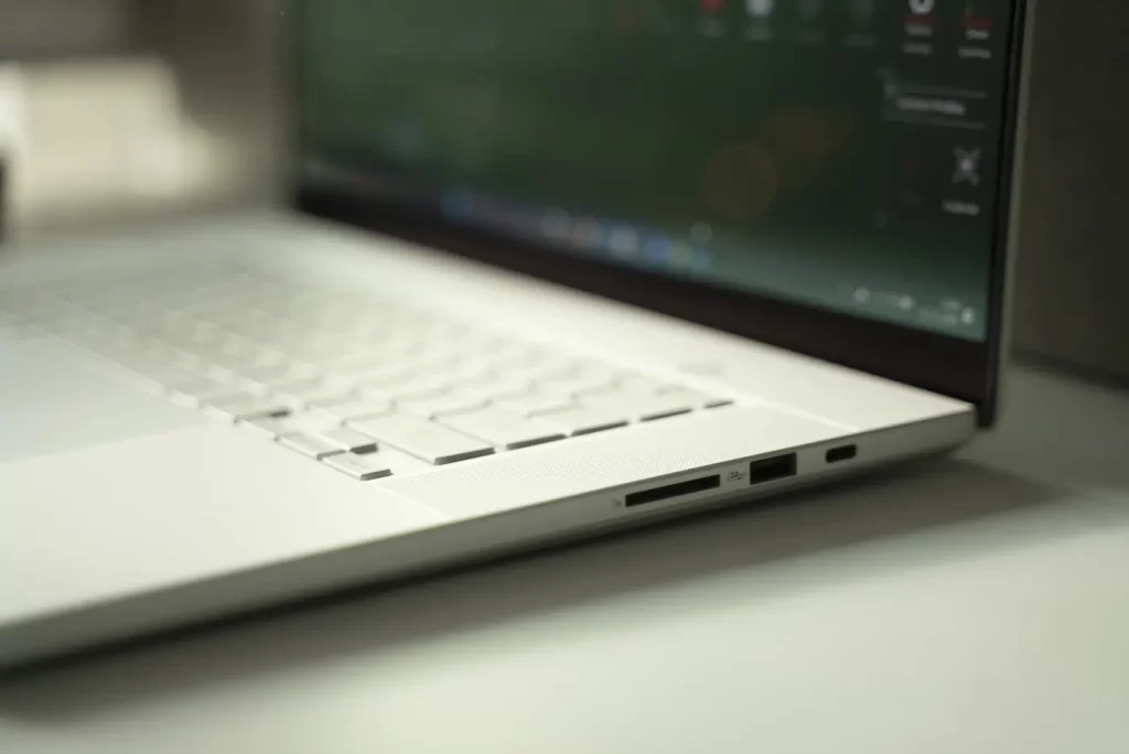 ROG Zephyrus G16 (GA605) s GeForce RTX 4070